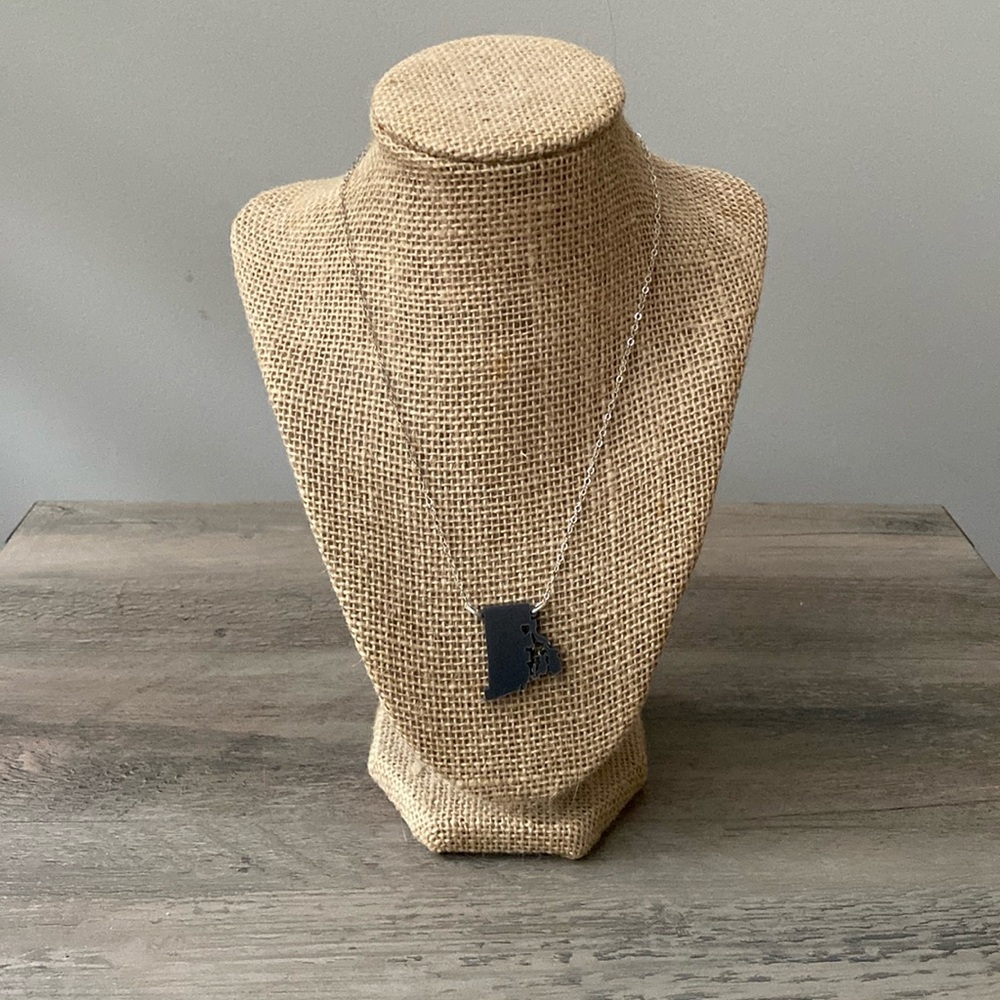 Moon and Lola Rhode Island Necklace